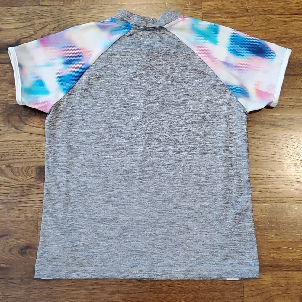 Girls Athleta girl gray active top size XL(14)